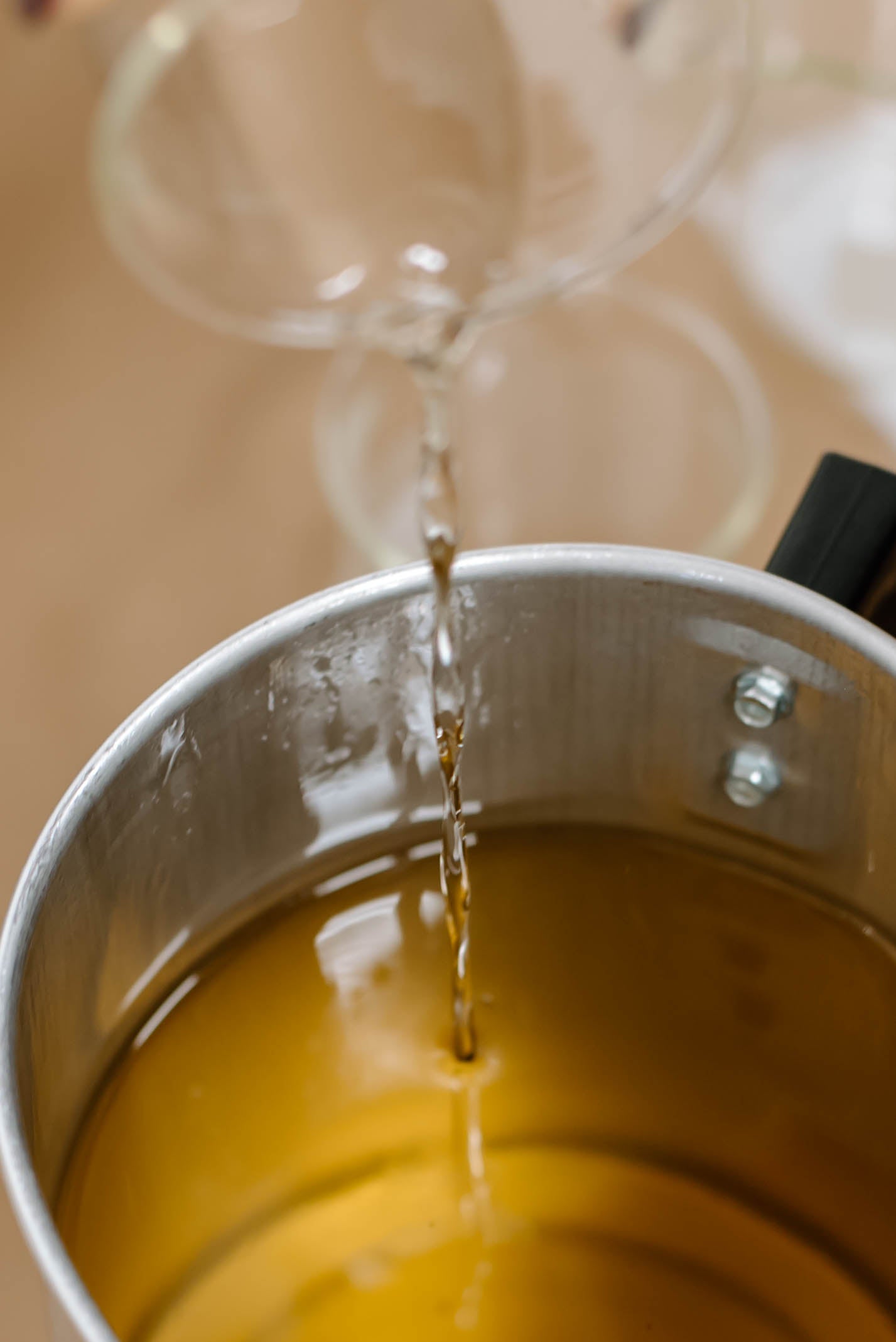 Tobacco Leaf Double Wick Candle