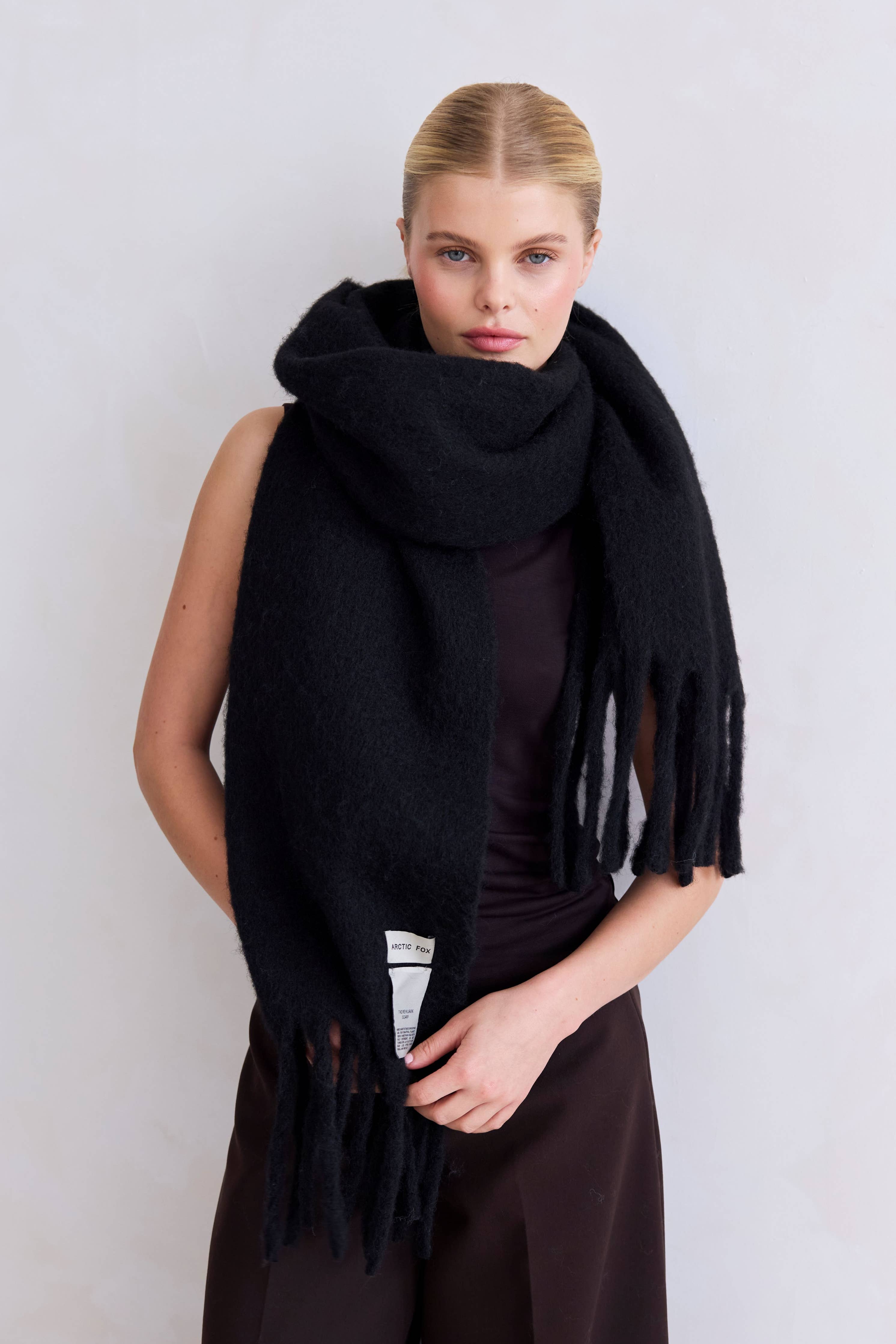 Black Reykjavik Scarf with RWS Wool