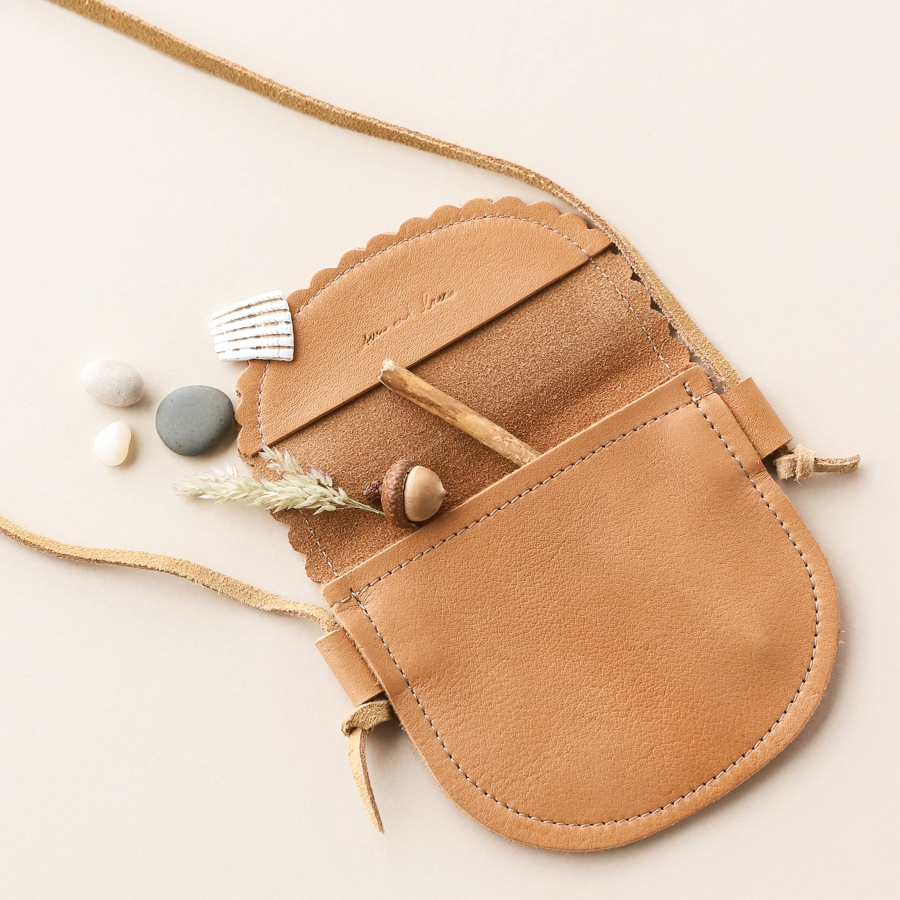 Caramel Little Girl Scalloped Leather Purse