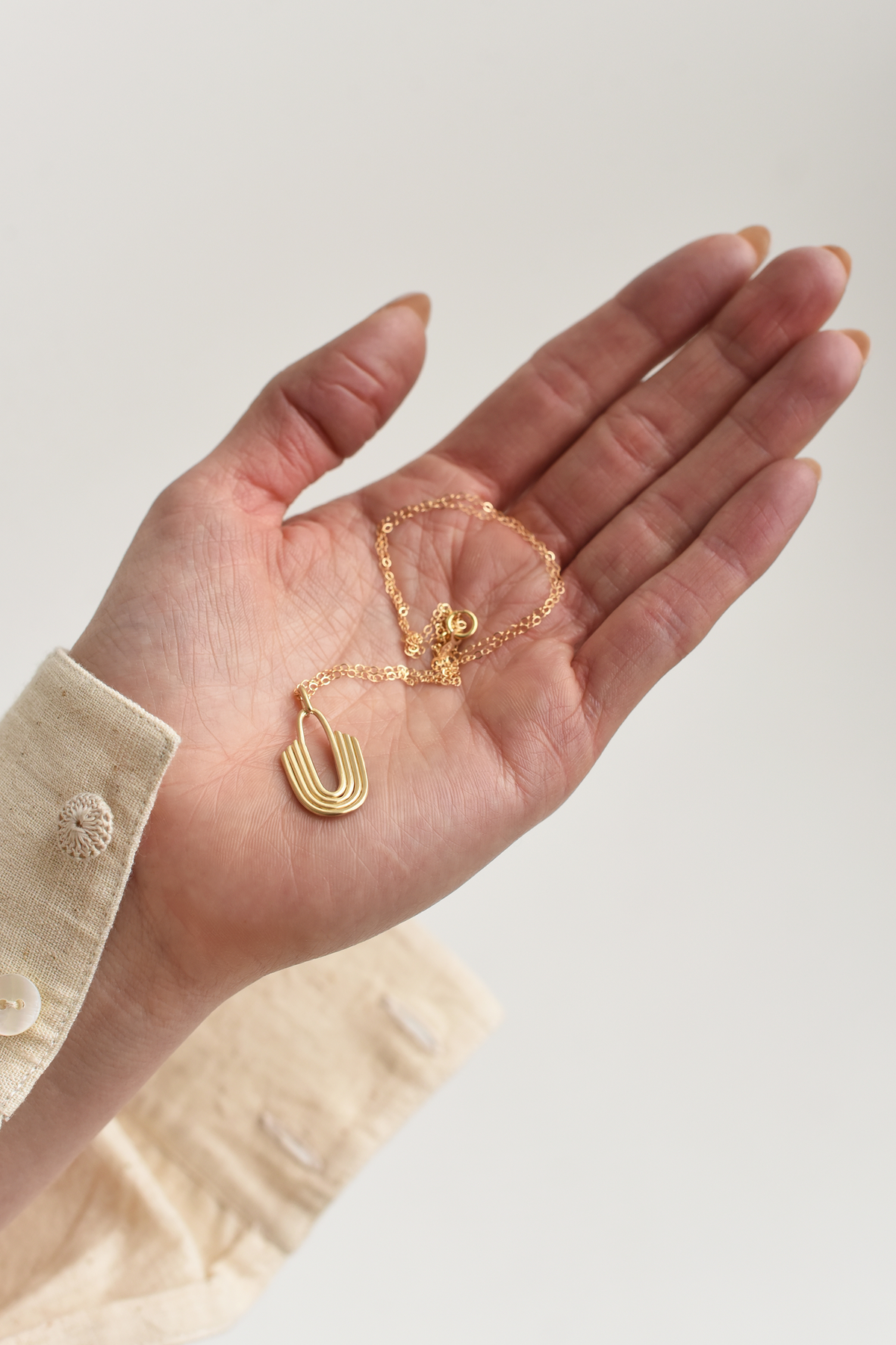 Two Hands Necklace
