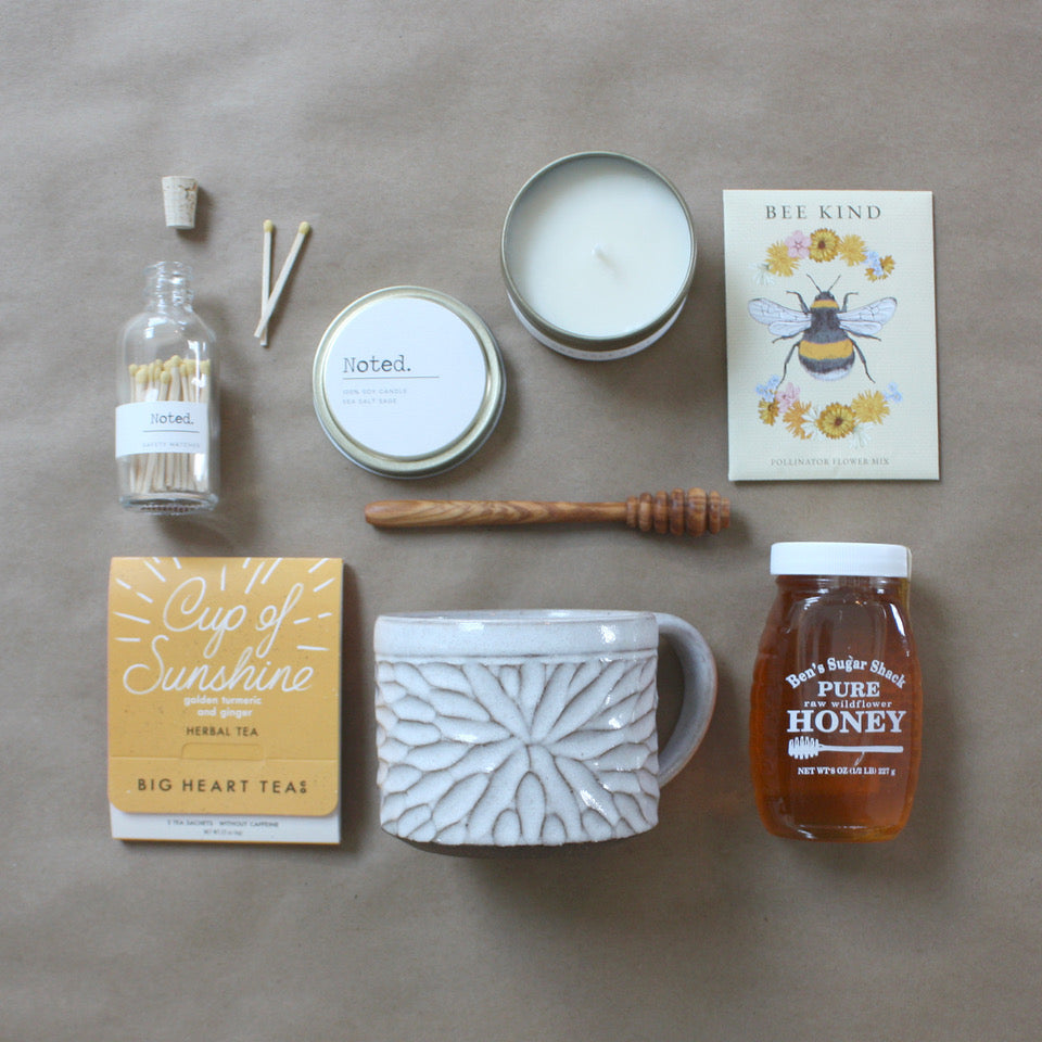 Bees, Teas & Honey Bundle - Gold Tin