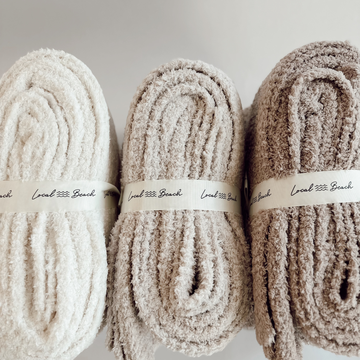 Solid Ribbed Cozy Blanket