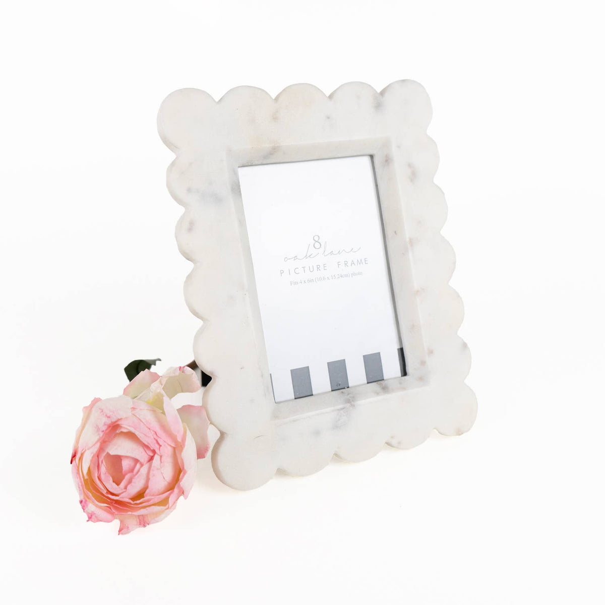 White Scalloped Marble 4x6 Picture Frame, Easel Back