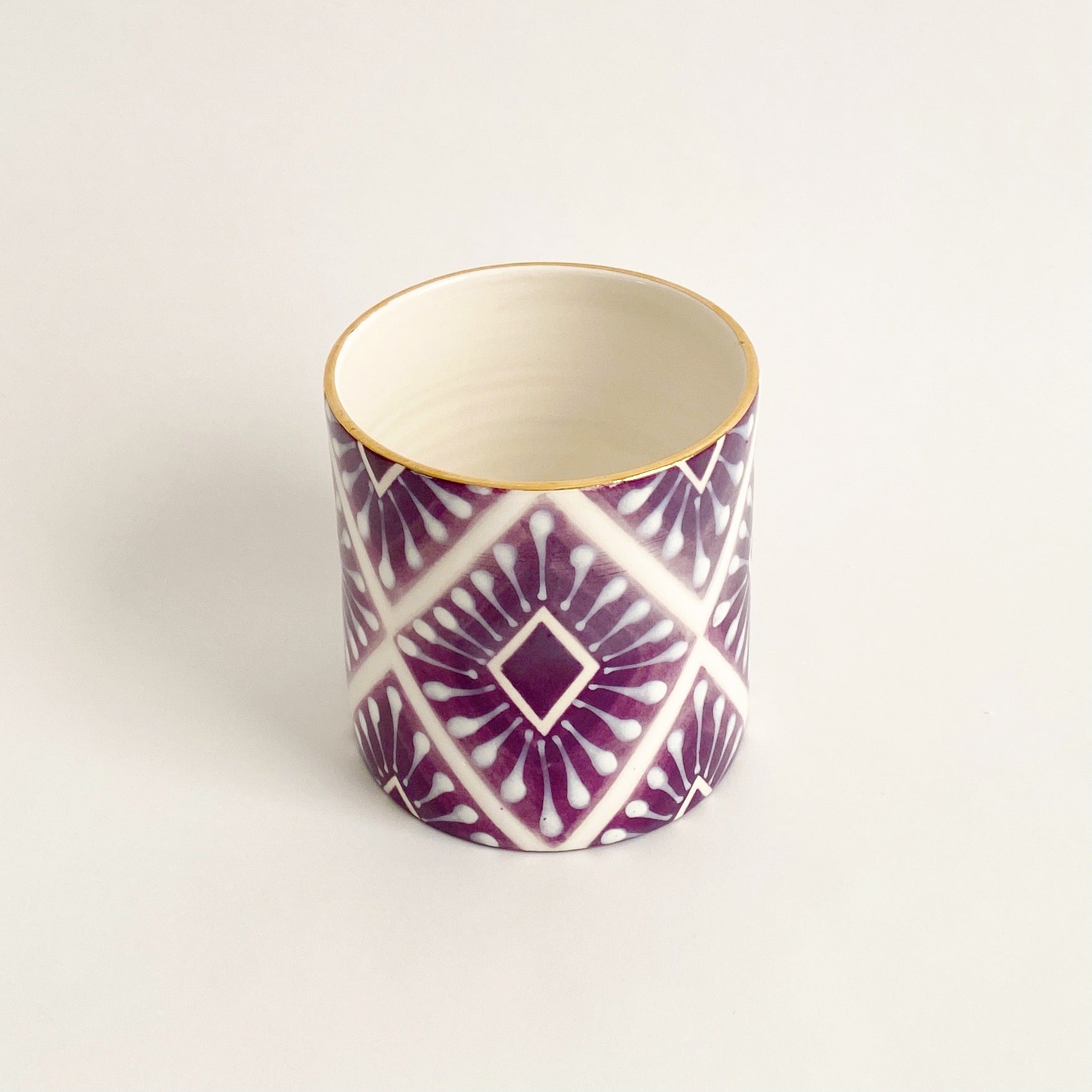 Jill Rosenwald Vase - Neil Diamond in Violet